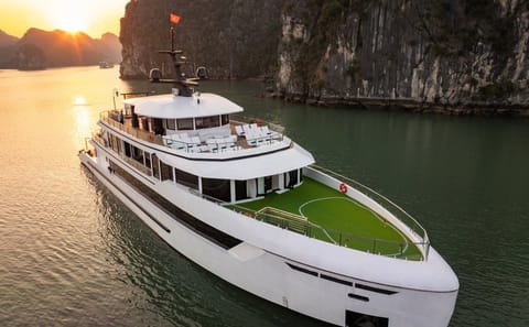 Hera Luxury Day Cruise 07 Hours on Bay from Tuan Chau Harbor