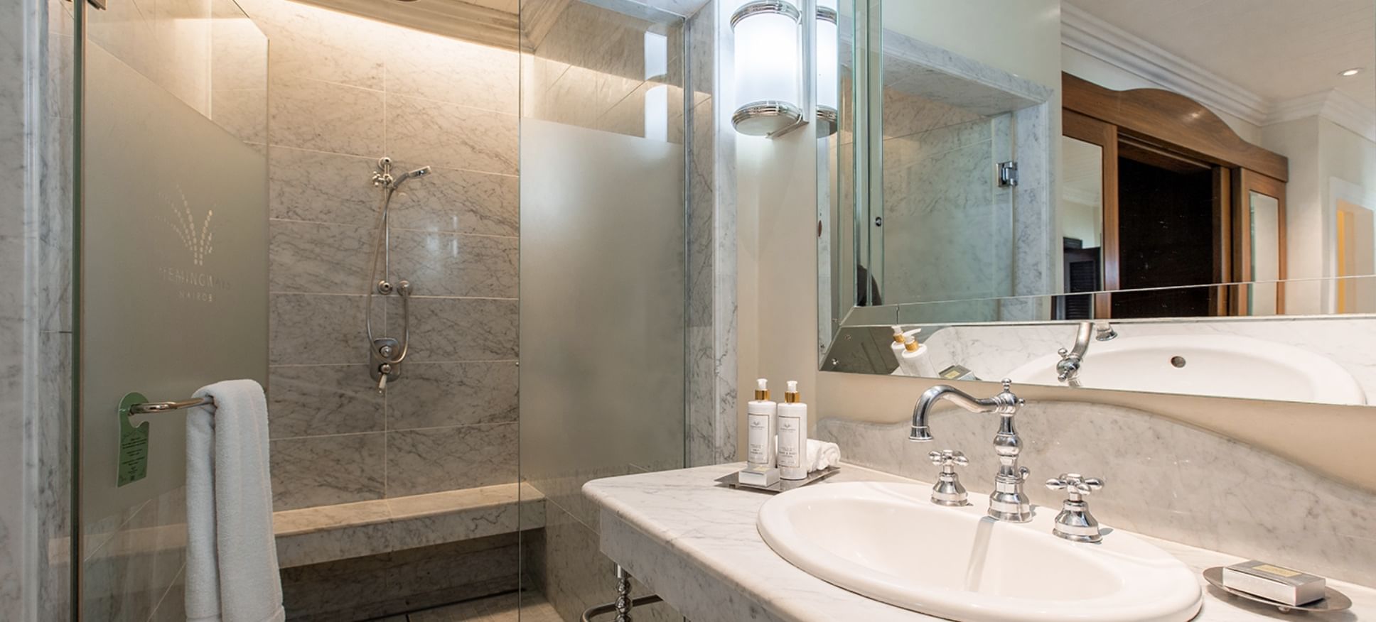 Hemingways Nairobi - Bathroom