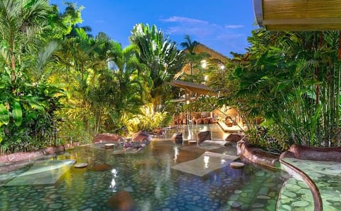 Arenal Volcano and Baldi Hot Springs Day Tour from San José