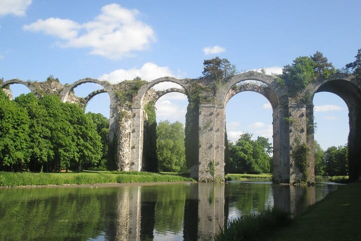 Private Versailles and Maintenon Full-Day History Tour 4