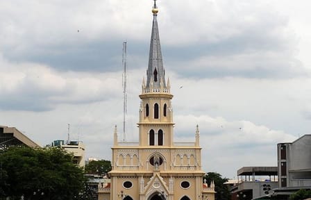 Historic Neighbourhoods of Talad Noi and Chinatown on Foot