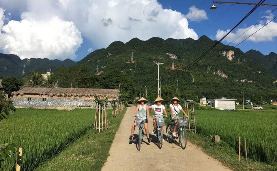 Mai Chau 2 Days 1 Night Classic Tour (Biking – Thai Traditional Dance)