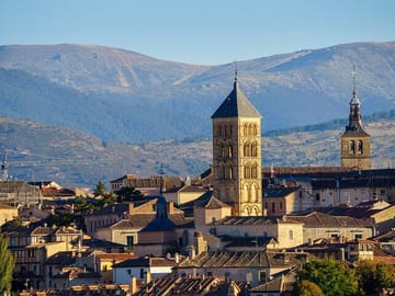 Segovia’s Treasures: Aqueduct, Cathedral & Alcazar