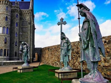 Astorga Heritage Walk-Cathedral, Roman Ruins & Gaudi Architecture
