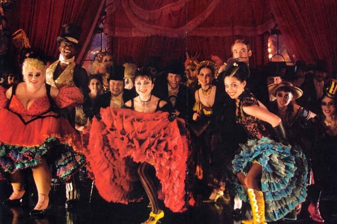 Paris City Tour with Cruise Lunch, Montparnasse and Moulin Rouge