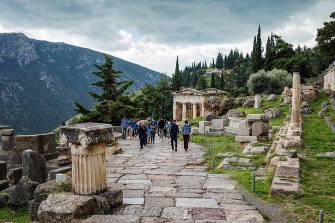 visit delphi from athens city private