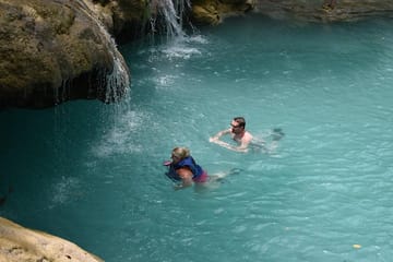 Private Blue Hole and Secret Falls Tour with Shopping in Lucea