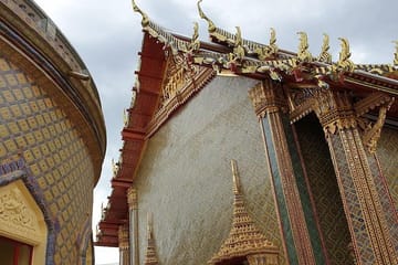 Historic Neighbourhoods of Talad Noi and Chinatown on Foot