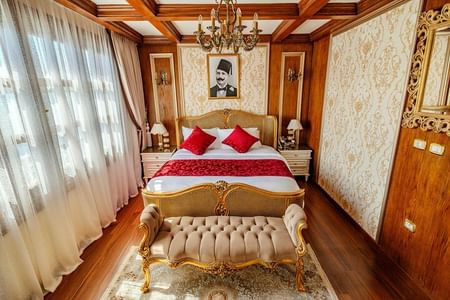 Luxurious Dahabiya Nile Cruise: Explore Aswan to Luxor's Wonders