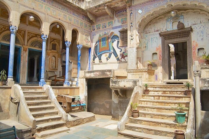 Beautiful old haveli in Mandawa