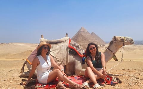 Private 2-Day Tour of Cairo and Giza Pyramids Highlights