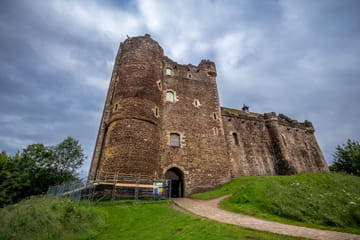 Outlander Filming Locations Tour with Castle Entries in Edinburgh