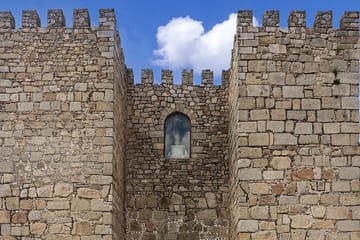 Explore Trujillo's Historic Palaces and Medieval Castle