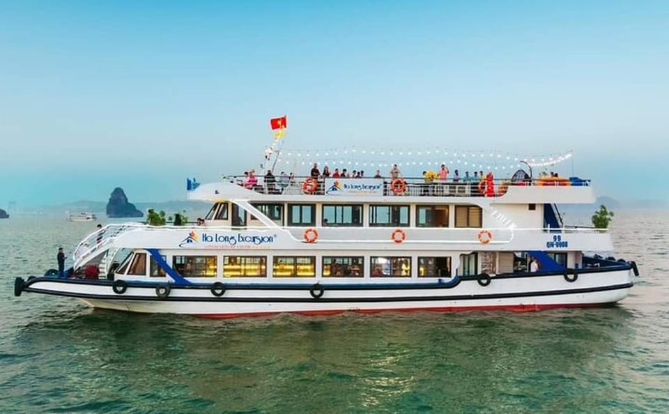 Halong Bay Luxury Day Cruise with Shuttle from Hanoi