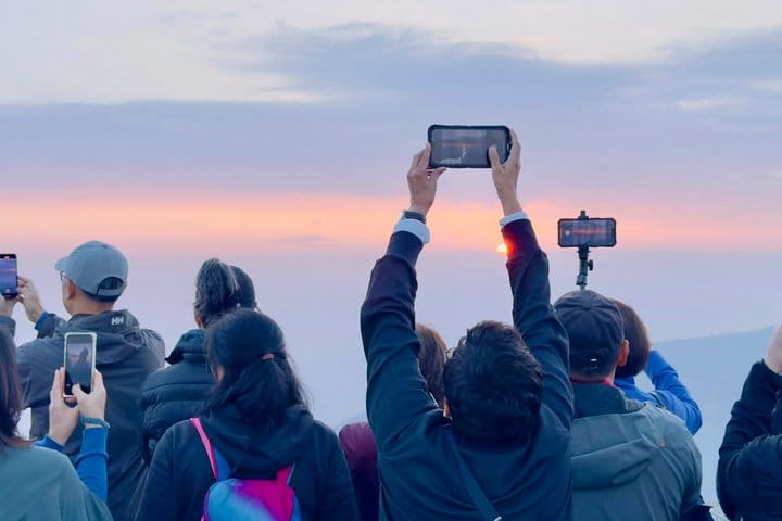 Bhaktapur & Nagarkot Day Tour with Lunch – Private / Group