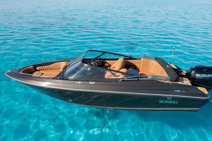 Private Speedboat Dolphin Watching & Snorkeling in Hurghada