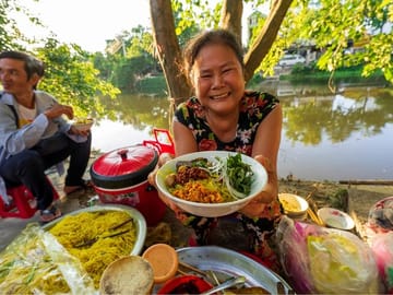 Hue Flavor Expedition A Culinary Adventure with Local Insights