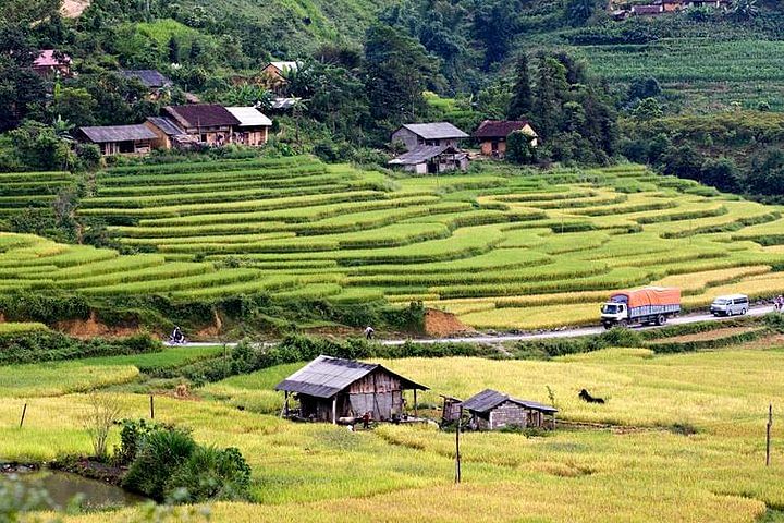 Explore Ha Giang & Ba Be National Park: Cultural Adventures & Scenic Beauty