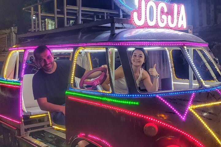 Night Walking Tour-Malioboro street food with guide at Yogyakarta 2