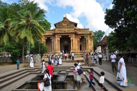 Shore Excursions Colombo Port Passenger Jetty to Kelaniya Temple.