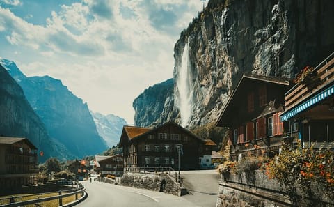 Grindelwald and Lauterbrunnen Valley Day Trip from Zurich