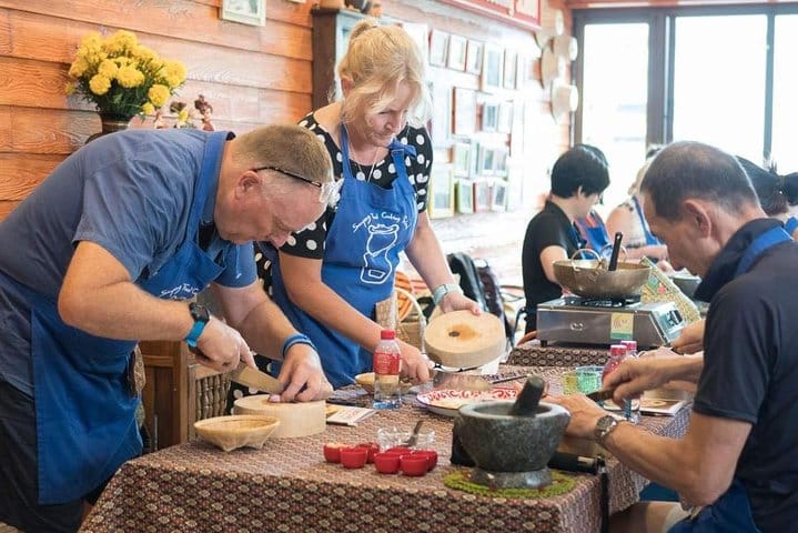 Sompong Thai Cooking School: Hands-On Culinary Experience 8