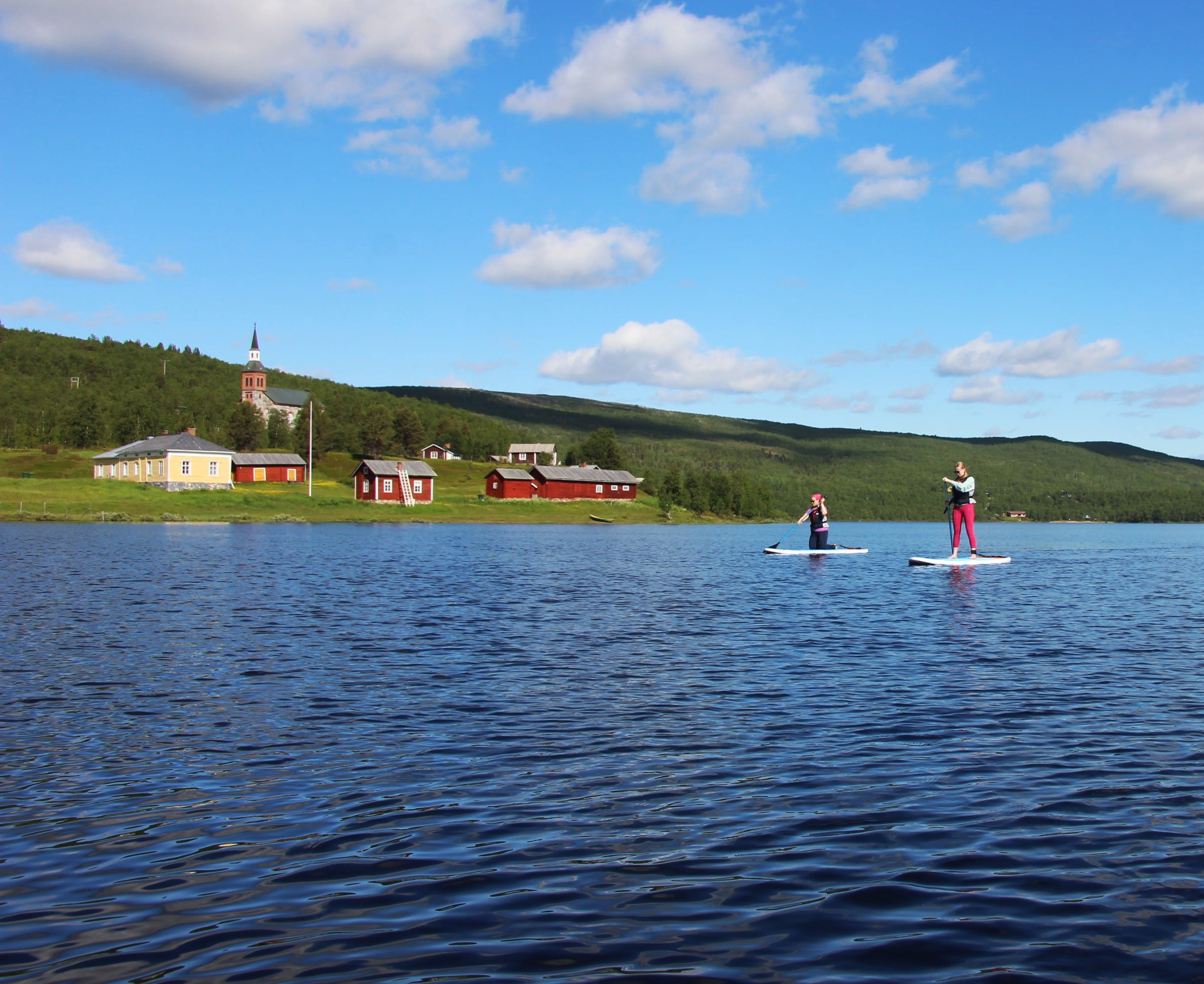 Utsjoki church by Mantojärvi lake