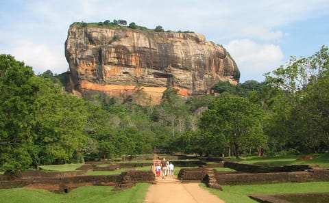 Sigiriya Rock Fortress and Jeep Safari Day Tour from Colombo