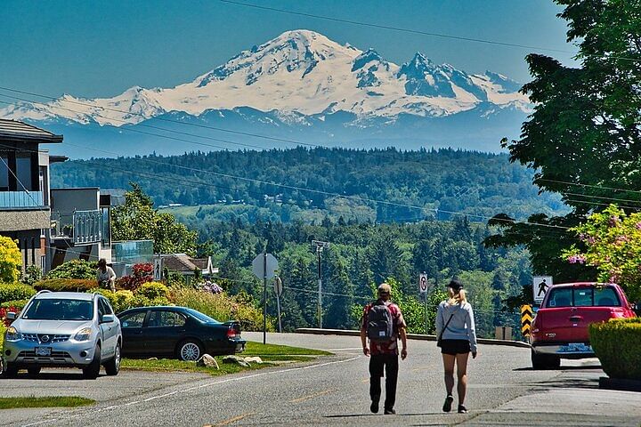 Private Mt. Baker & Cascades SUV Tour: Scenic Views & Hiking Adventure