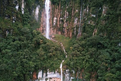 Cha-03 : Yumbilla – Jewels of Peruvian Waterfalls