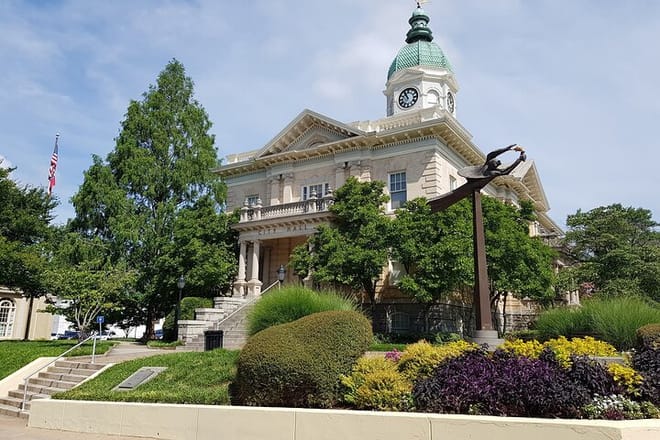 Athens Scavenger Hunt Walking Tour and Game