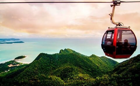 Affordable Langkawi Group Tour – SkyCab, Sky Bridge & Highlights