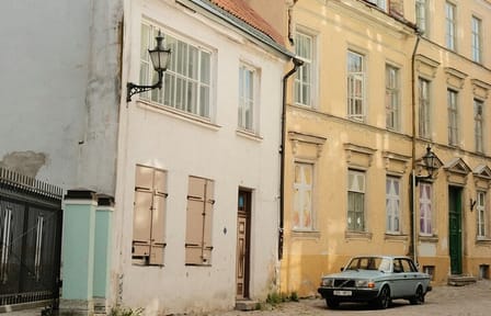 Private Walking Tour of Tallinn's Historic Town Hall Square