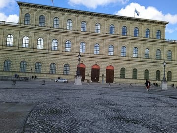Private Walking Tour of Munich's Royal Residence