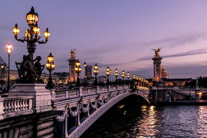 5 hours Paris private guided tour with CDG Airport pickup & drop 6