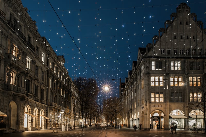 As luzes Lucy na Bahnhofstrasse, em Zurique.