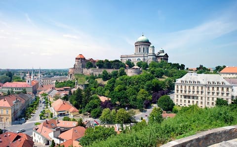 Danube Bend Day Trip: Explore Szentendre and Visegrád