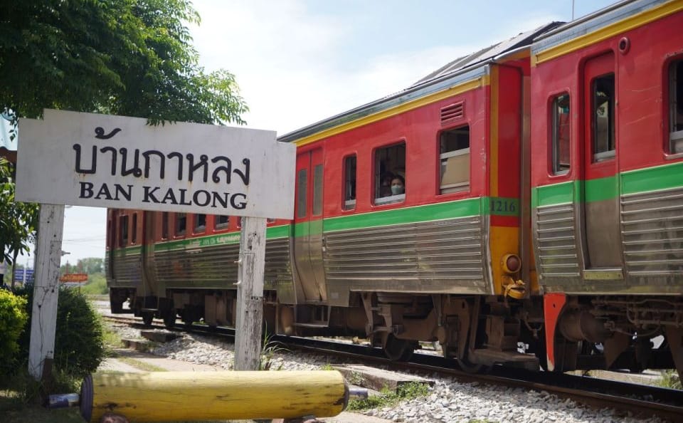 From Bangkok: Floating Market and Ayutthaya Guided Day Tour