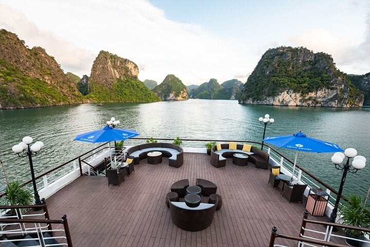5 Star Sundeck