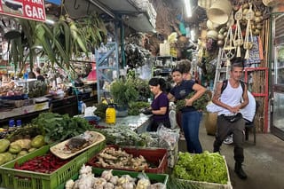Cali's Colorful Markets: Private Tour of Colombian Fruits