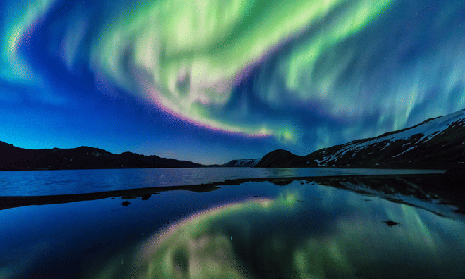 Private Northern Lights Tour from Reykjavik with Refreshments, Photos, and Expert Guide