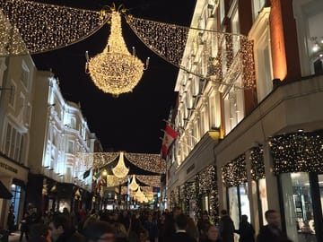 Dublin Christmas Walking Tour: Explore Holiday Charm and History