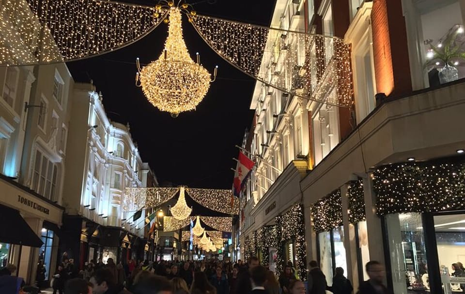 Dublin Christmas Walking Tour: Explore Holiday Charm and History