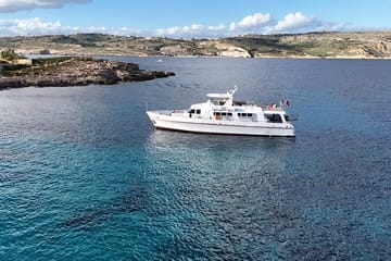Full Day Boat Cruise Around Malta with Lunch and Swim Stops