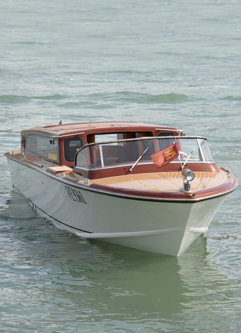 Transfer from Marco Polo Venice Airport (VCE) to Venice Historical Center - Rialto Bridge or St Mark's Square stop