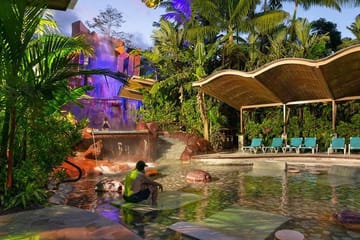 Arenal Volcano and Baldi Hot Springs Day Tour from San José