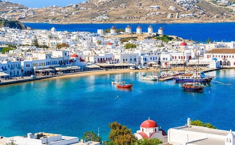 Mykonos Town Walking Tour with Local Brewery Tasting
