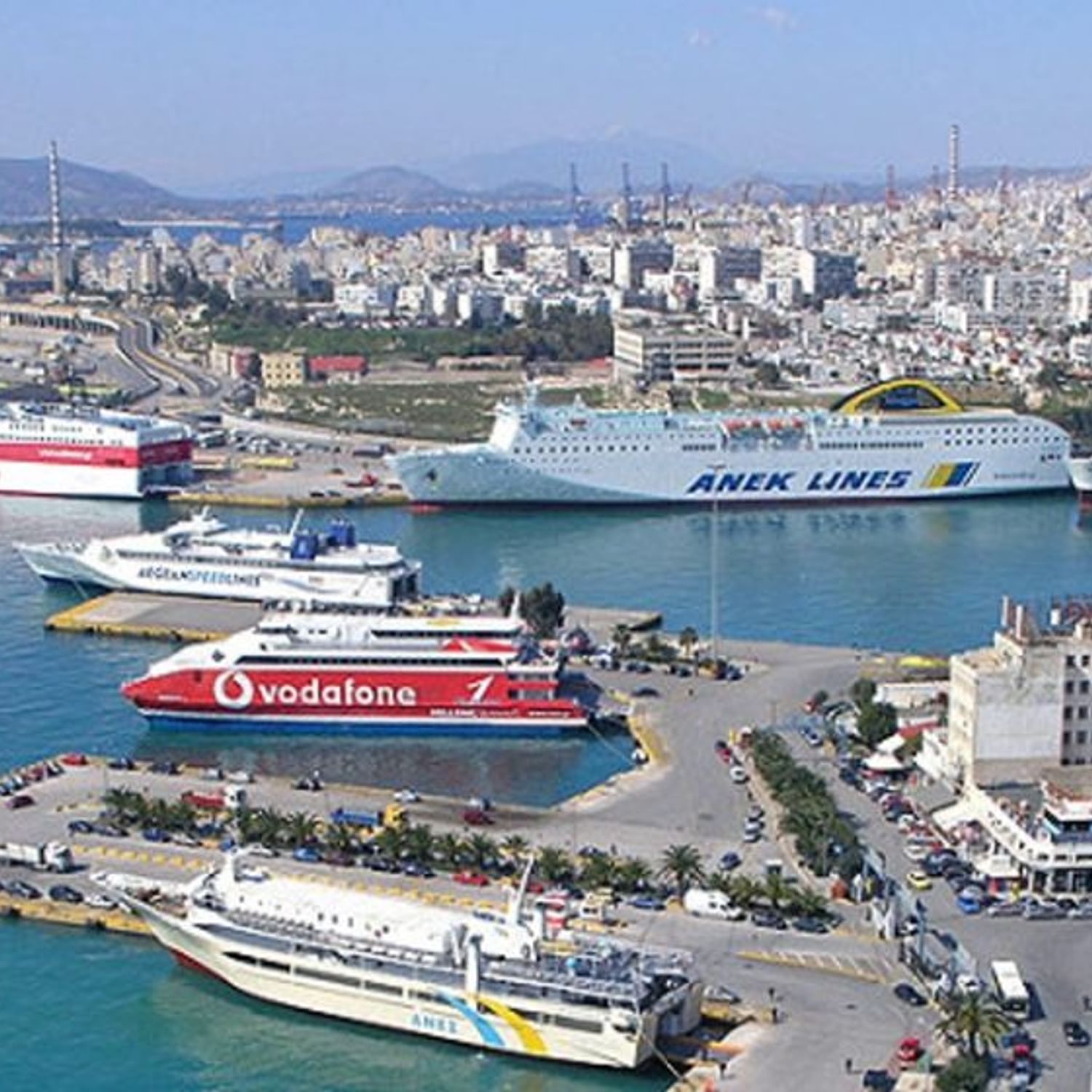 Piraeus Port (PIR) to Athens Airport (ATH) Taxi Transfer & Minivans