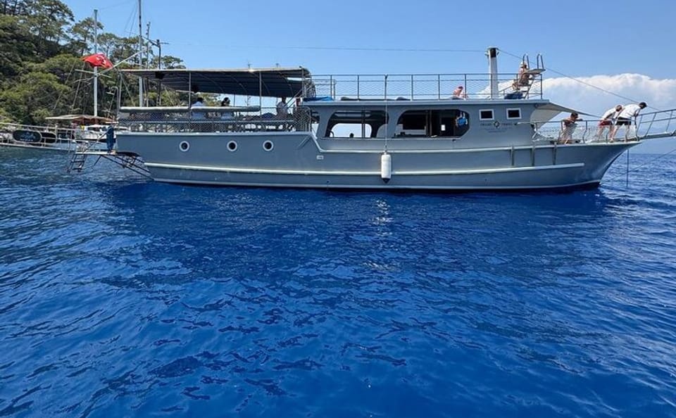 Relaxing Blue Bays Boat Trip from Fethiye to Gocek