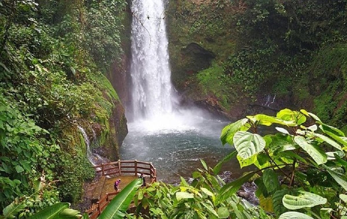 La Paz Waterfalls